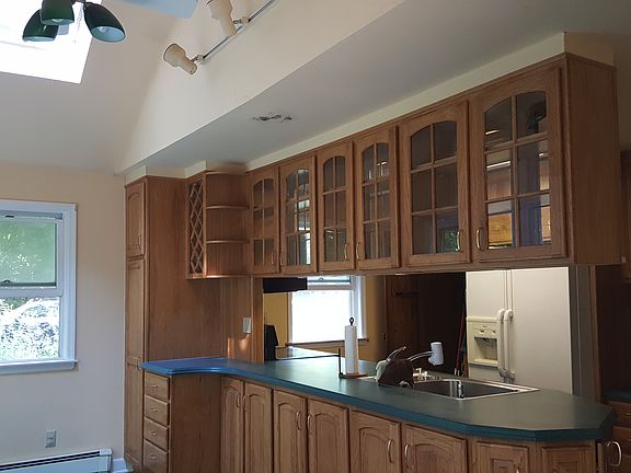 5th image of 255 Palmer Ln
