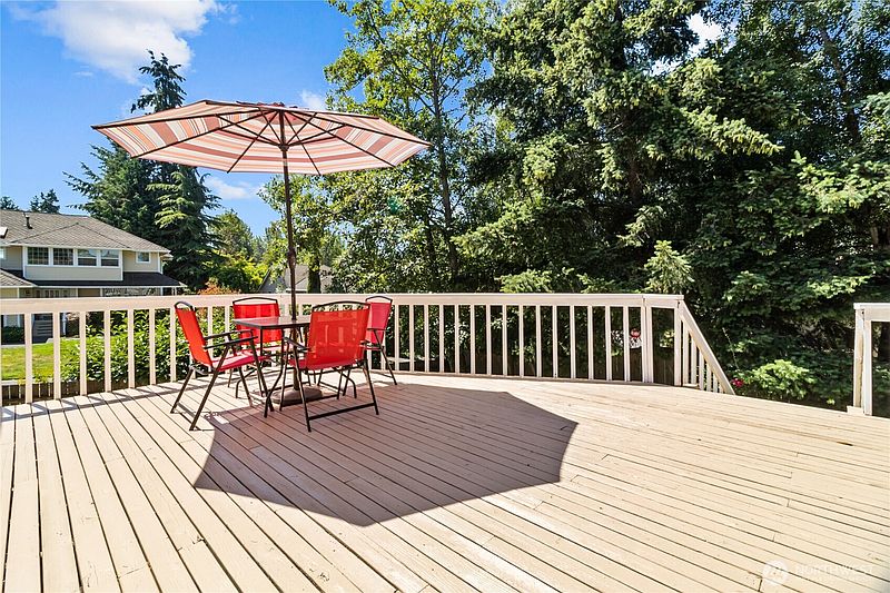 2nd image of 32827 12th Avenue SW