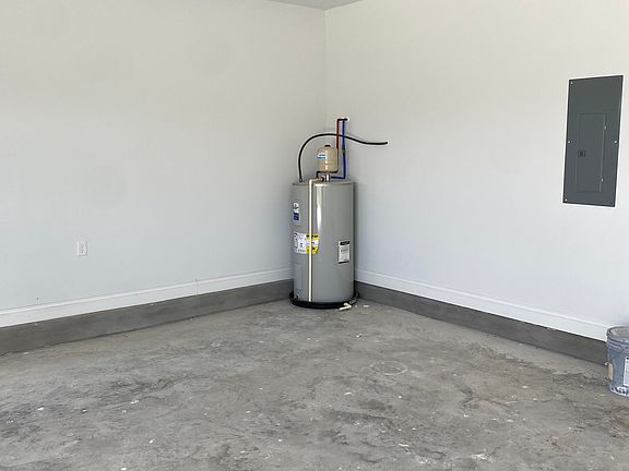 2nd image of 215 Bailey Cir