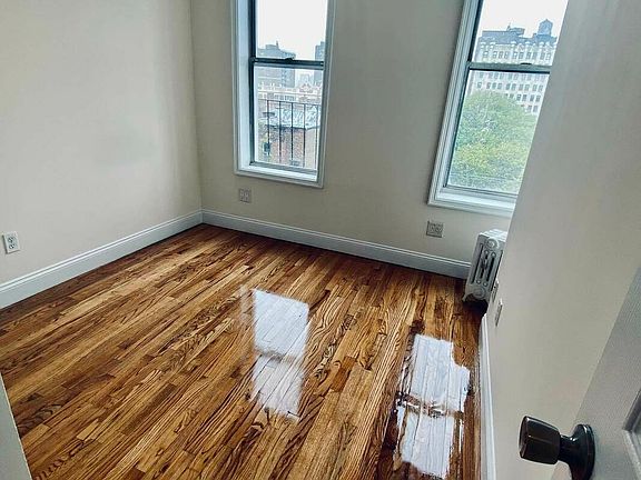 2nd image of 114 E 1st St APT 27