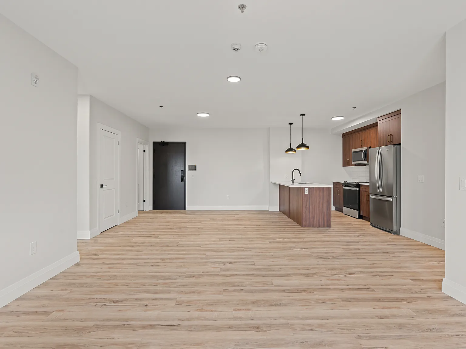 2 bed, 1219 sqft, $2,475 — Photo 3