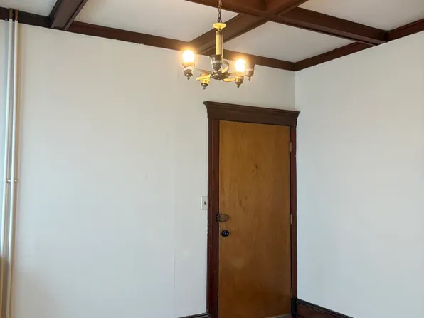 327 Faneuil St APT 1A, Brighton, MA 02135