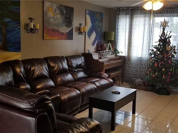 3rd image of 207 Kilsythe St