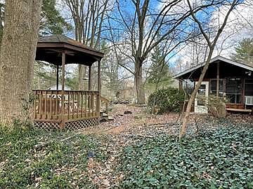 3rd image of 1203 Florence Dr