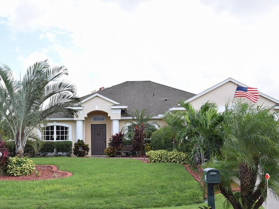 1st image of 1032 SW Paar Dr