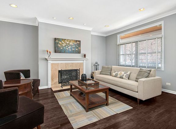 3rd image of 4023 N Oakley Ave