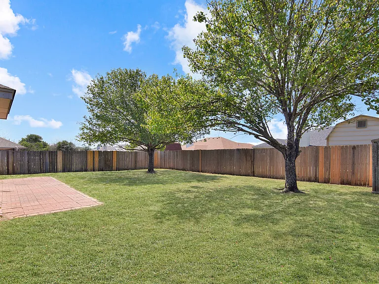 2206 Sandstone Dr — Photo 15