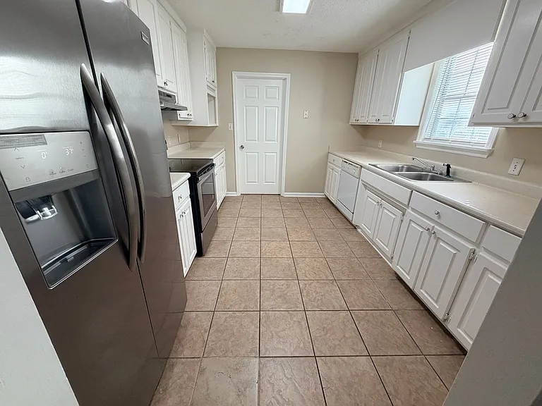 4104 Bridle Ridge Dr — Photo 14