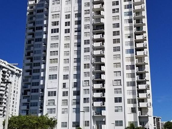 2nd image of 2750 NE 183rd St APT 1707