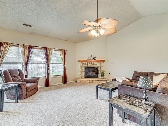 3rd image of 597 Waterford Way
