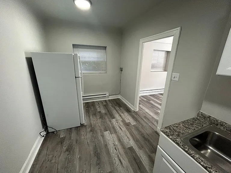 3302 Kenilworth Ave — Photo 4
