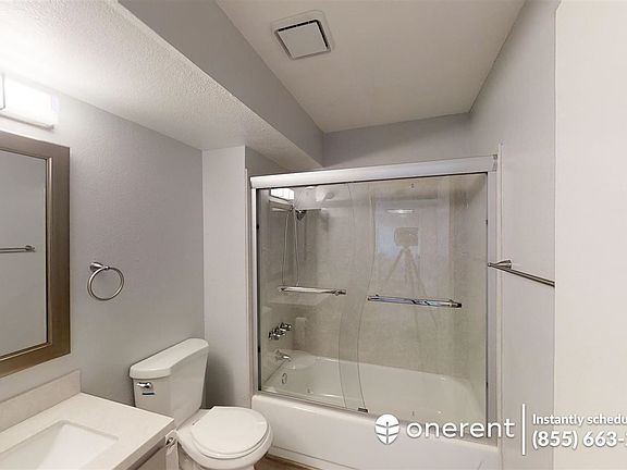 5th image of 1600 Carmel Dr APT 19