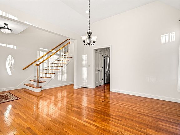 4th image of 6 Moody Ln Unit 6