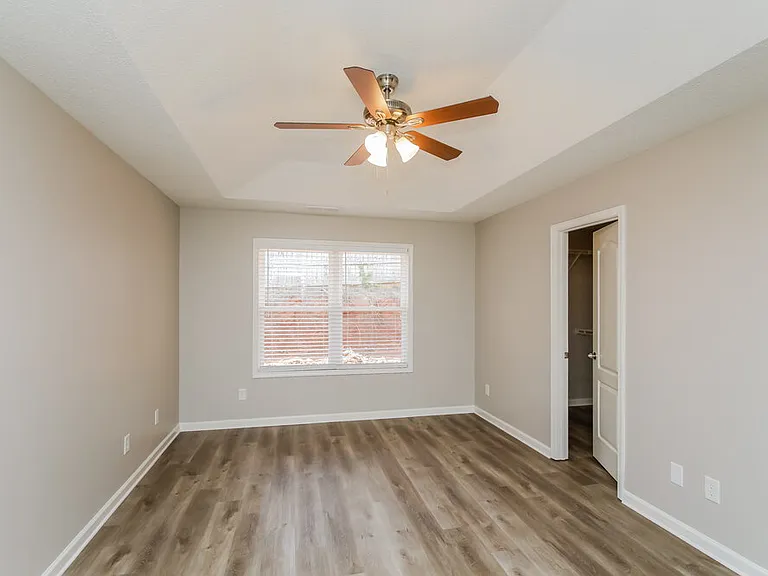 225 Comet Ct — Photo 8