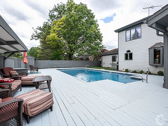 2nd image of 3044 Jeffrey Dr