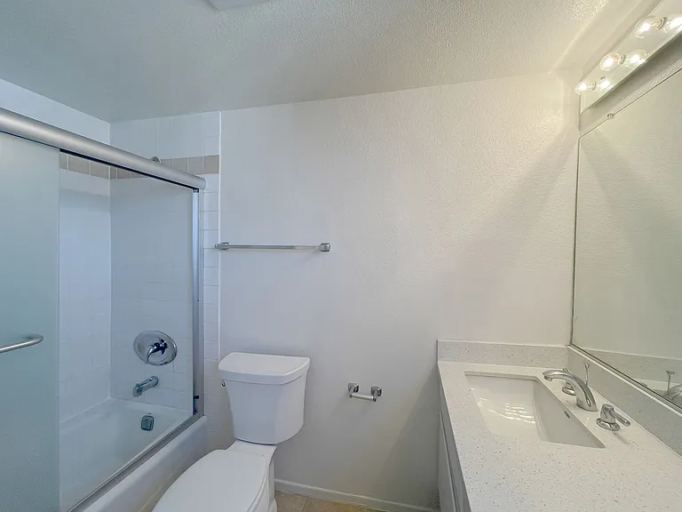 Midvale Towers — Photo 196