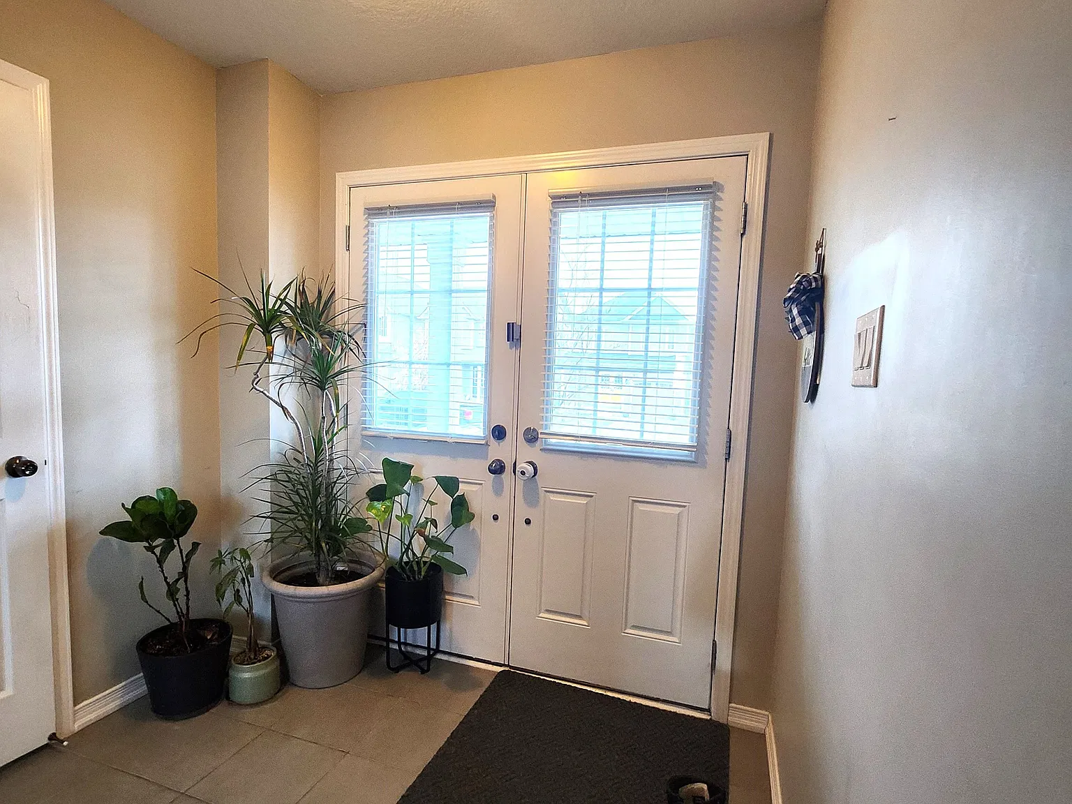 4 bed, $2,800 — Photo 2