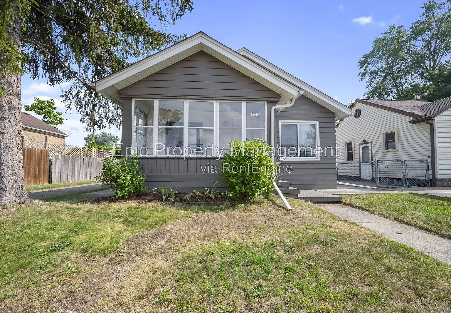 2 bed, 1.0 bath, $1,600 — Photo 1