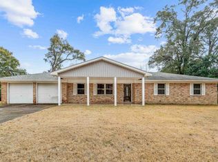 8404 Ridgefield Rd, Pensacola, FL 32514