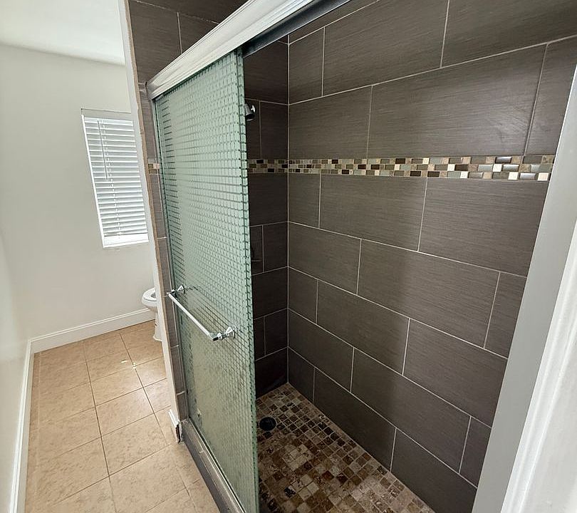1st image of 2449 Colina Ct
