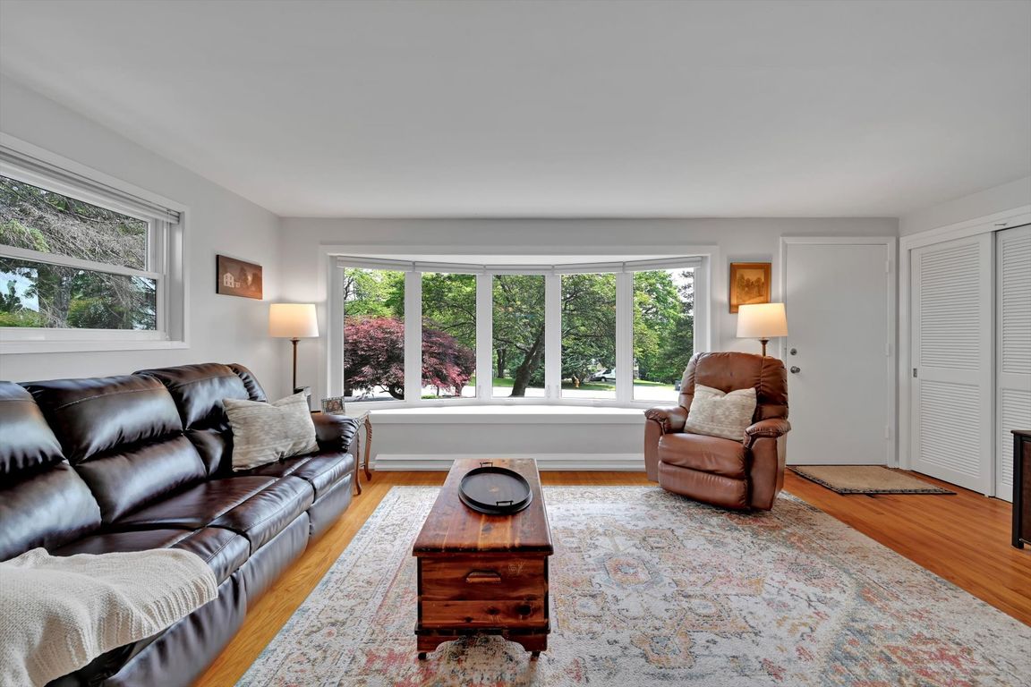 07-Living Room