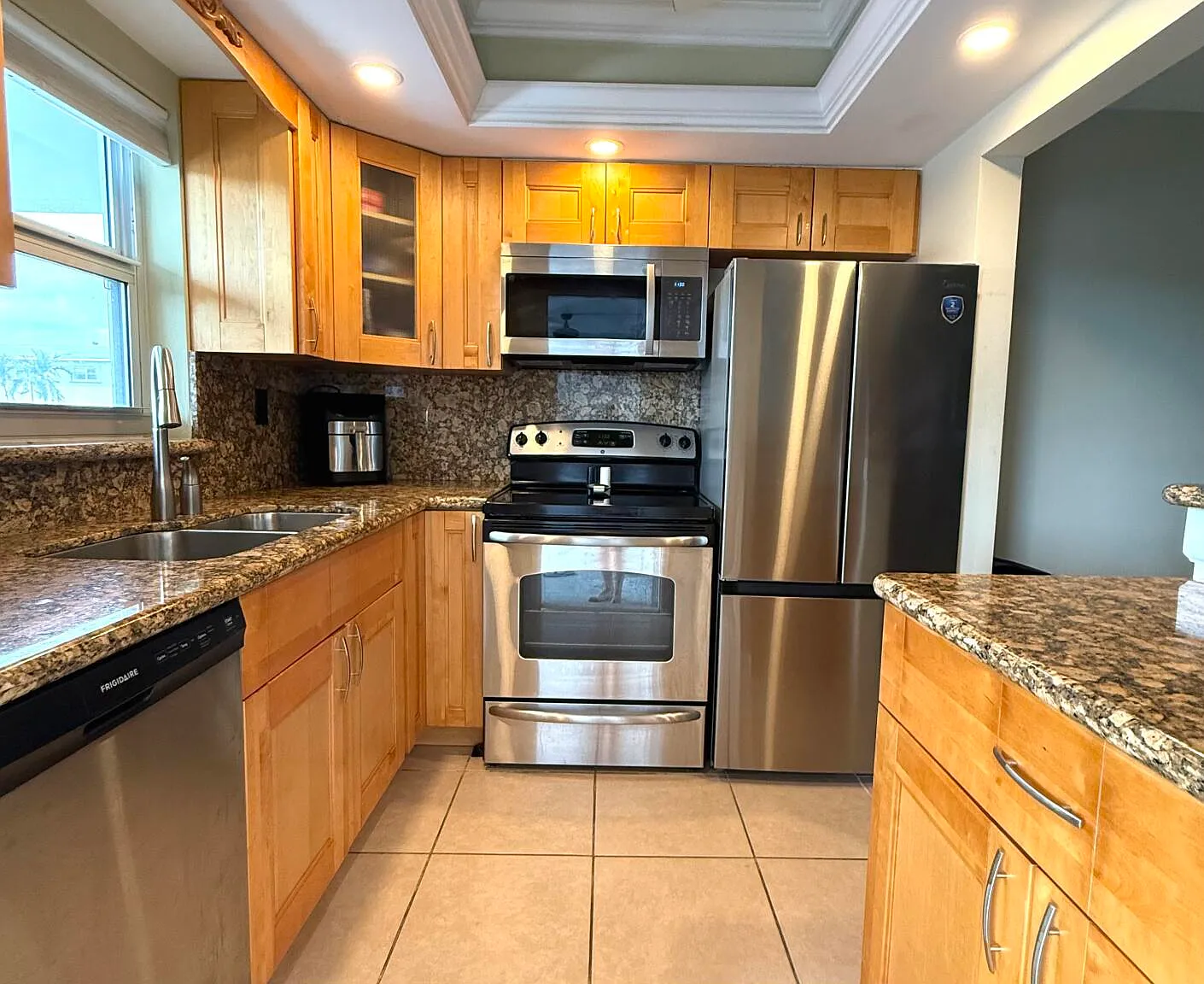 2 bed, 2.0 bath, 1000 sqft, $2,150 — Photo 4