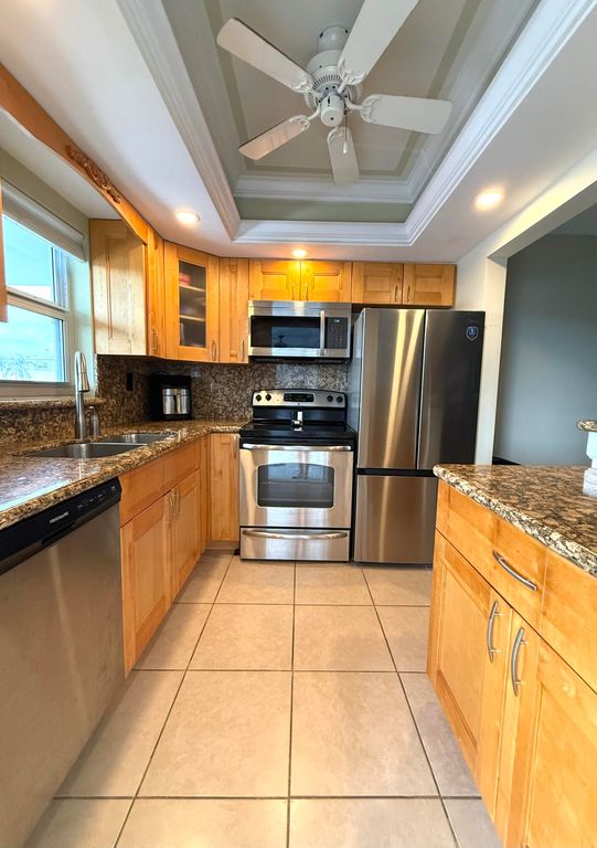 651 Pine Dr APT 208, photo 4