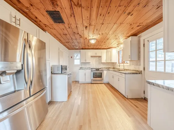 95 Cherry St, Middleboro, MA 02346