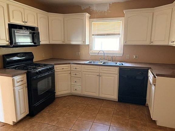 4th image of 2905 Avenue W