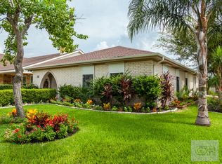 15 Campeche Cir, Galveston, TX 77554