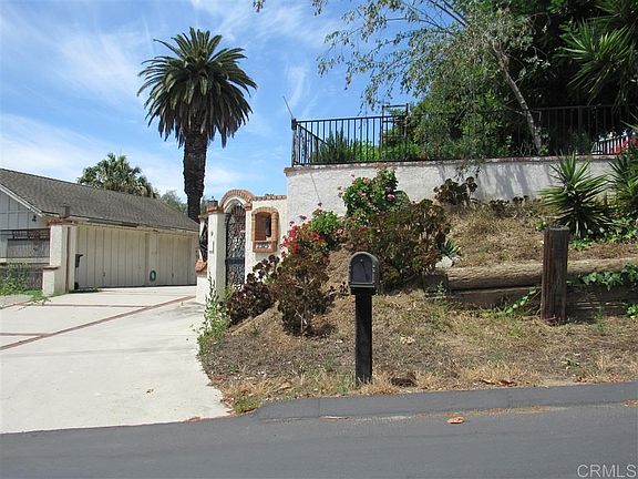 3rd image of 2525 El Sereno Way