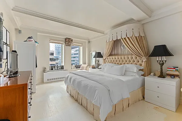 Rented by Douglas Elliman | media 3