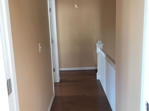 5th image of 194 Oakwood Pl