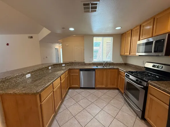 The Phoenician Collection, 1501 Secret Ravine Pkwy #F947df71c, Roseville, CA 95661