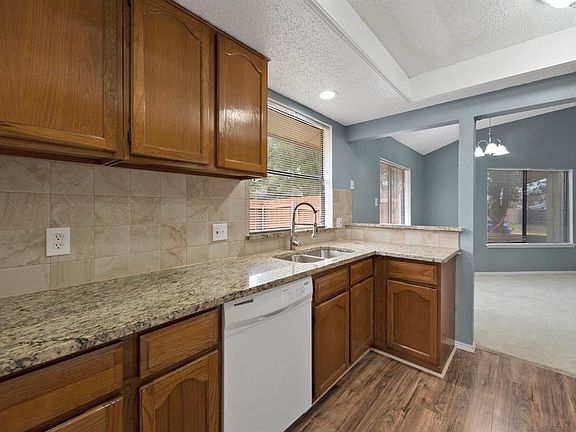 3rd image of 1107 Royalcrest Dr