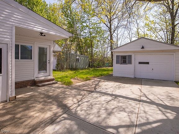 2nd image of 32610 Willowick Dr