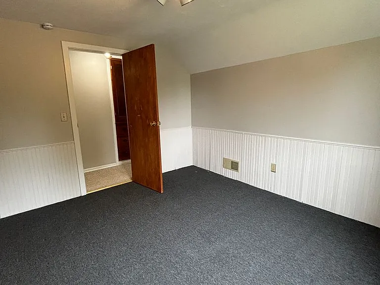 414 E Main St — Photo 27