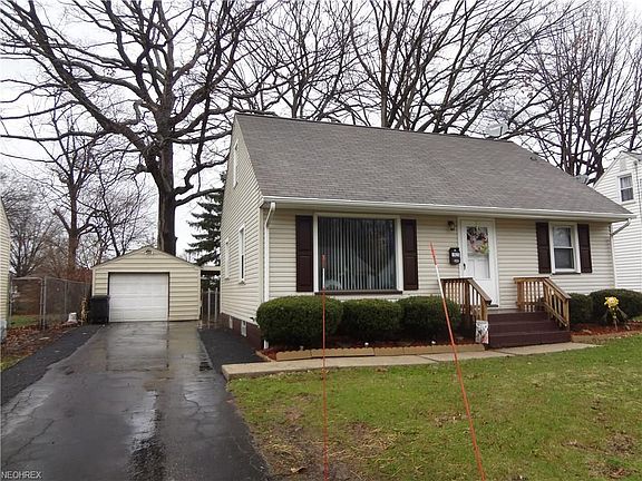 2nd image of 1823 Beechwood St NE