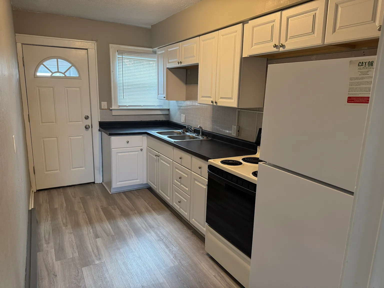 2 bed, 500 sqft, $750 — Photo 2