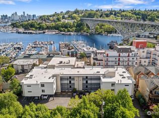 949 N 35th St APT 102, Seattle, WA 98103