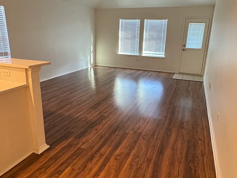 1838 Walnut Way — Photo 2