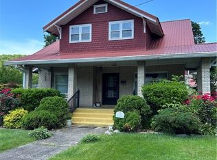 373 2nd St, Madison, WV 25130