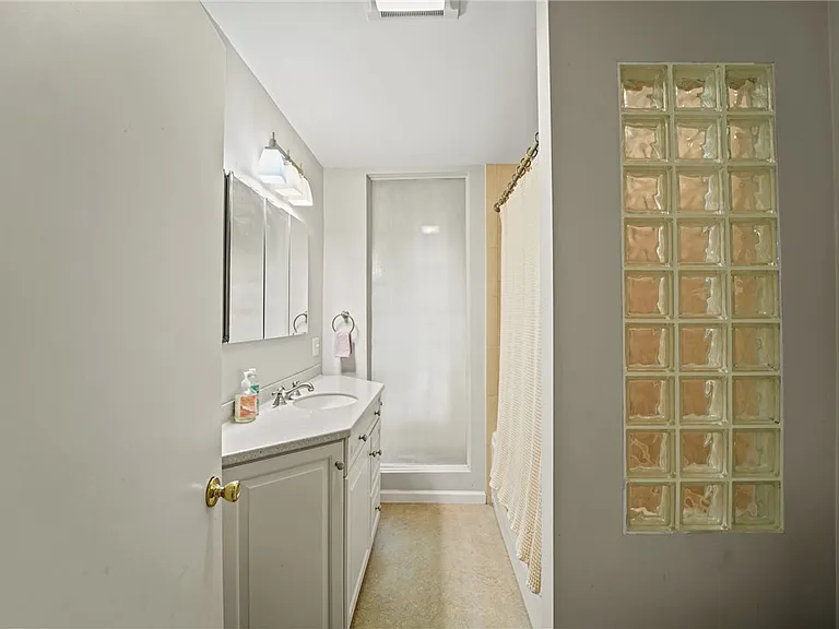 102 Corson Pl — Photo 29