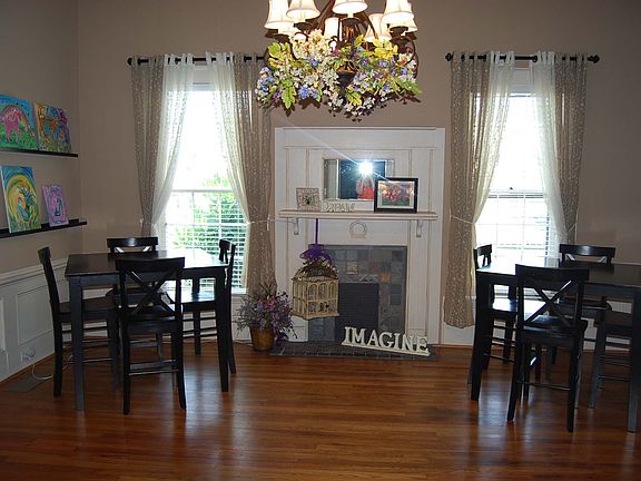 Dining room or office space