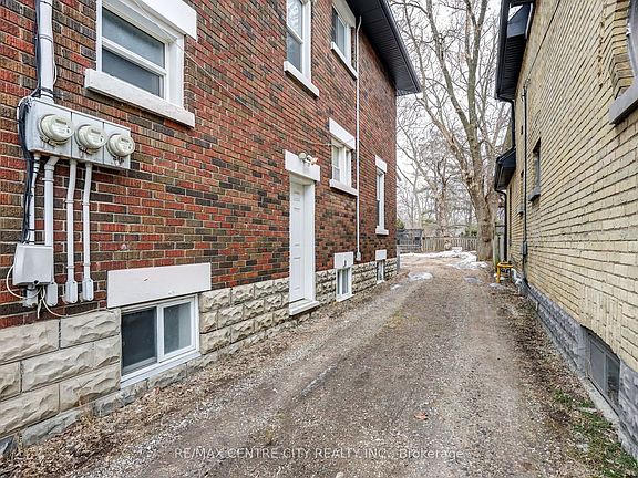 5th image of 84 Wharncliffe Rd S