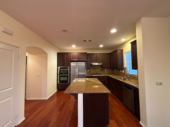 3rd image of 1606 Phoenix Ct