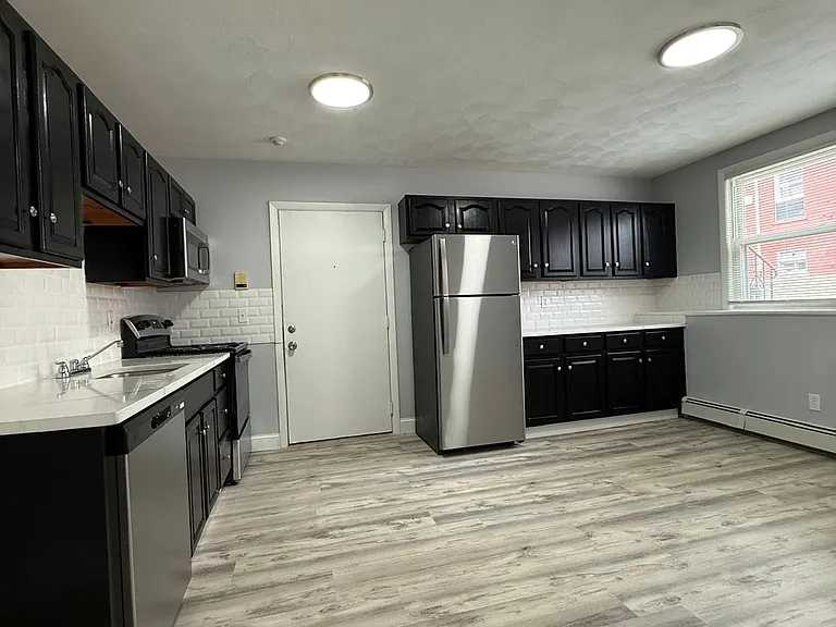 61 Vale St #6 — Photo 1