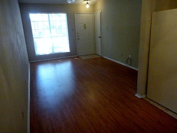 5th image of 1015 E Yager Ln Unit 75