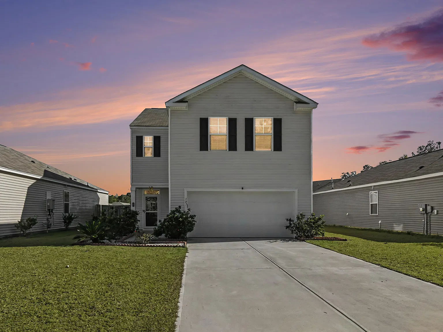 4 bed, 2.5 bath, 2174 sqft, $2,300 — Photo 1