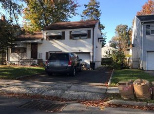 692 Colonial Arms Rd, Union, NJ 07083